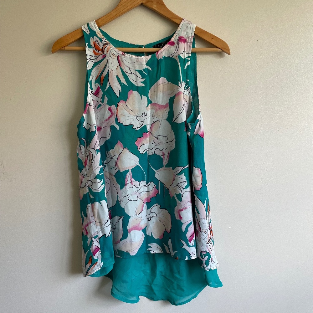 NWT Green floral sleeveless blouse hi lo Medium
